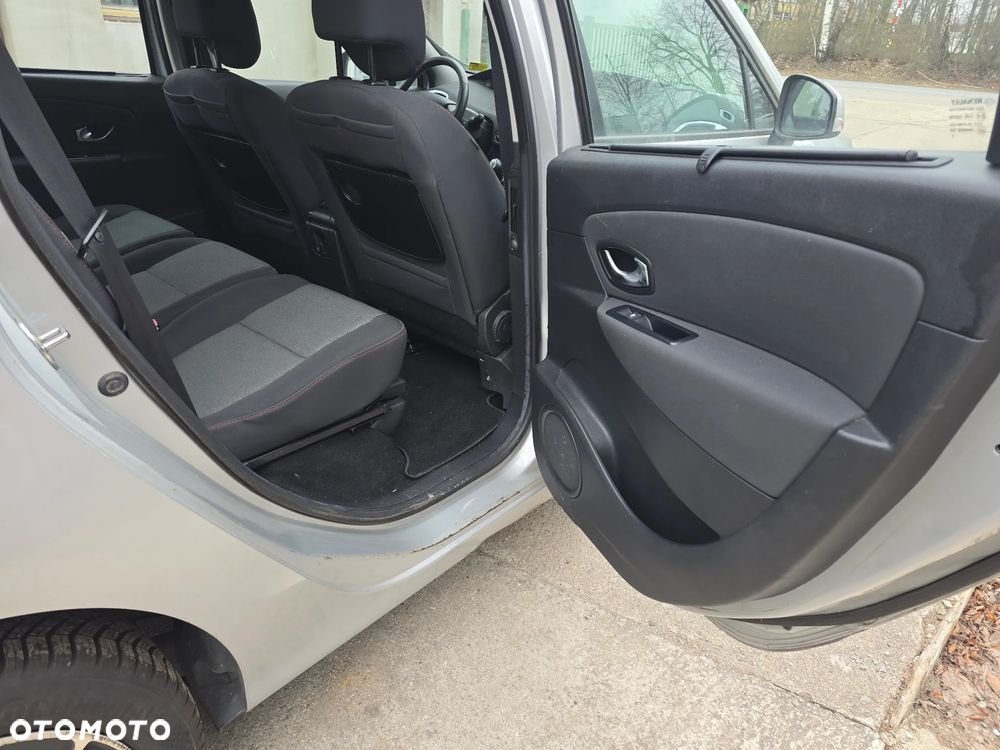 Renault Grand Scenic - 17
