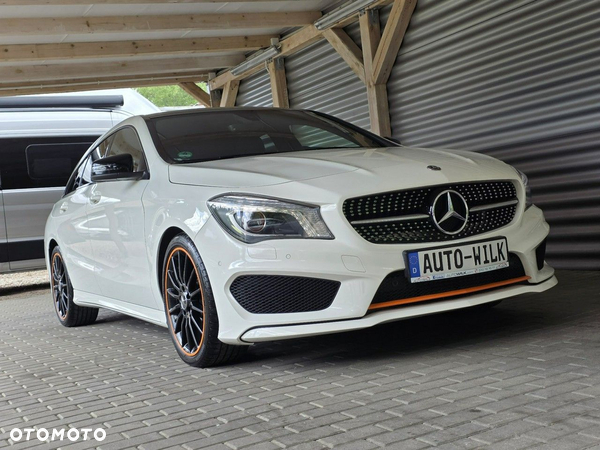 Mercedes-Benz CLA Shooting Brake 180 Orange Art Edition