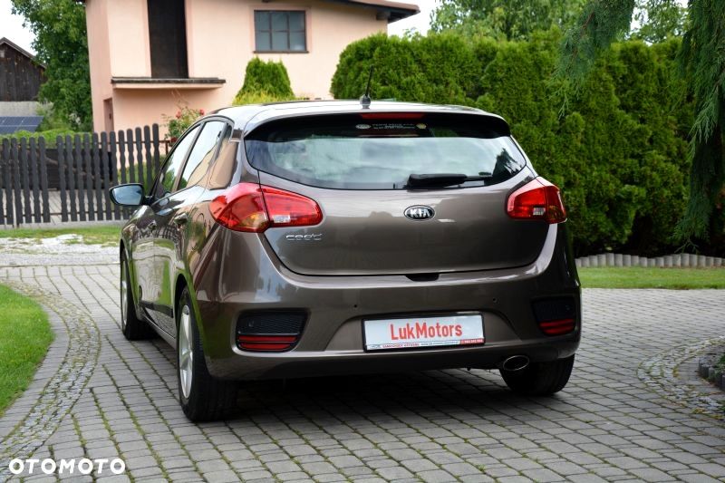 Kia Ceed 1.4 L - 8