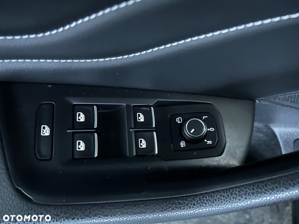 Volkswagen Passat Variant 2.0 TDI SCR Highline - 16