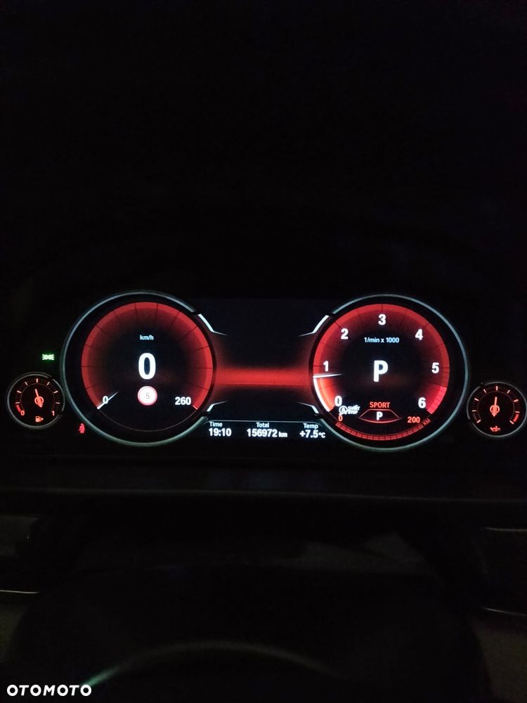 BMW Seria 5 520d xDrive - 33