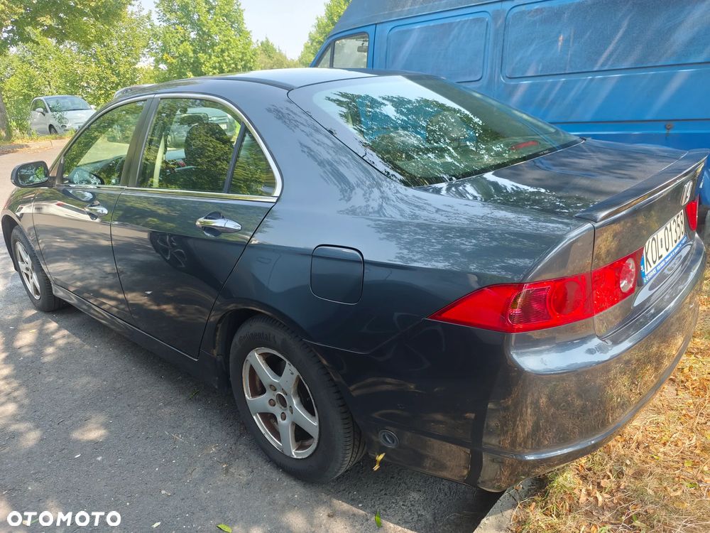 Honda Accord 2.0 Comfort - 11
