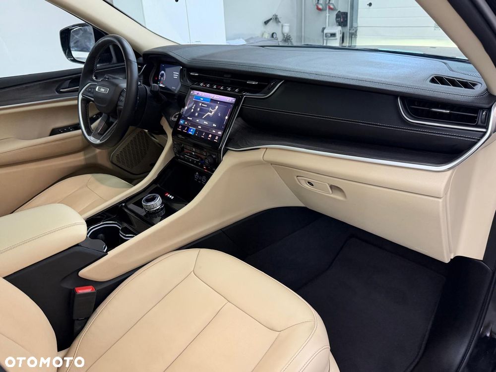 Jeep Cherokee - 3