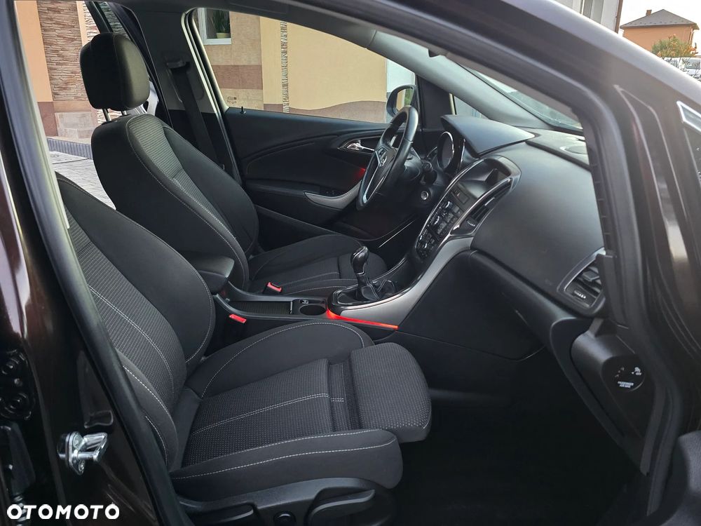 Opel Astra 1.4 Turbo Cosmo - 23
