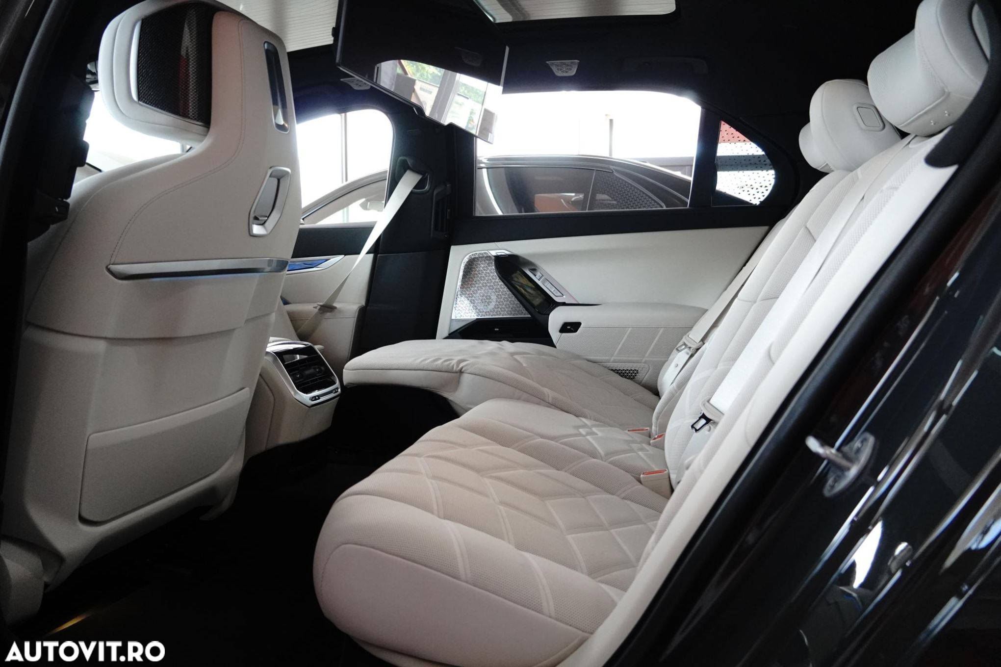 BMW Seria 7 - 33