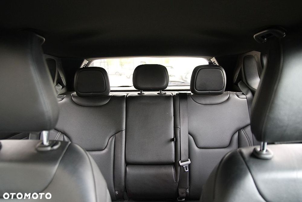 Jeep Compass - 32