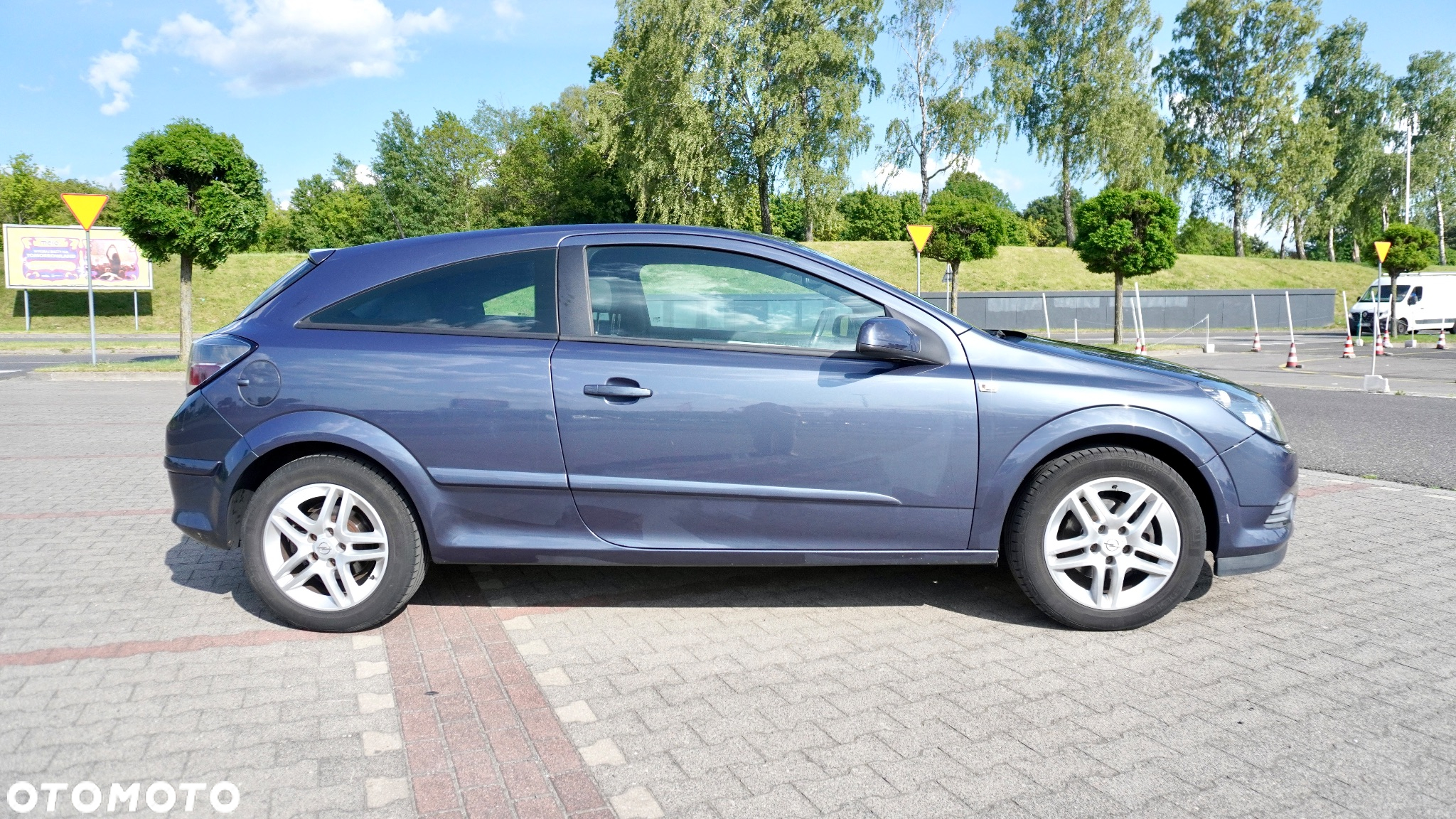 Opel Astra GTC 1.8 Sport - 4