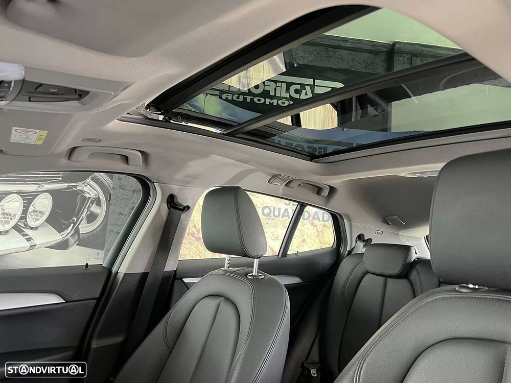 BMW X2 18 i sDrive Advantage - 17