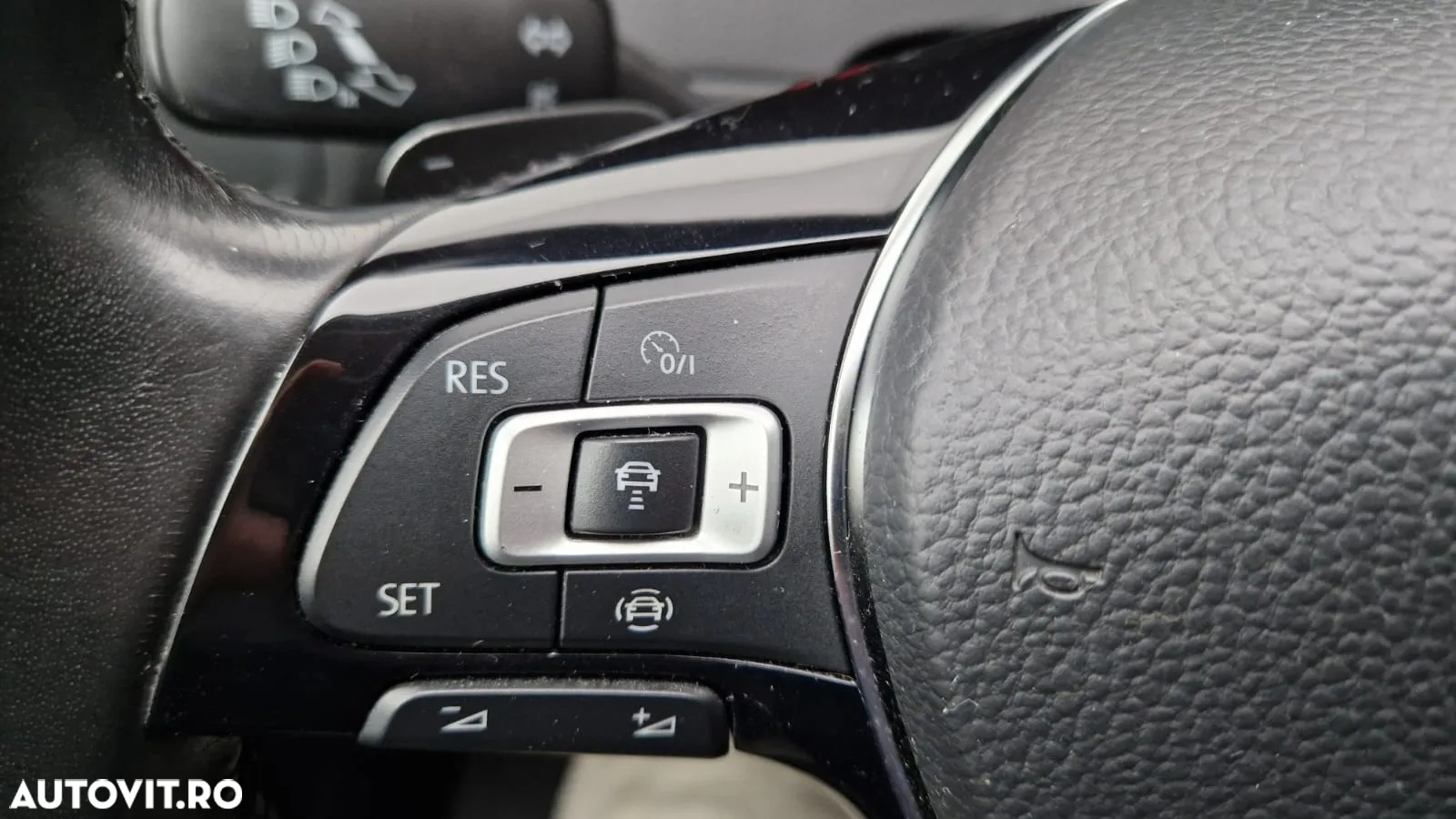 Volkswagen Golf 1.6 TDI DSG Comfortline - 23