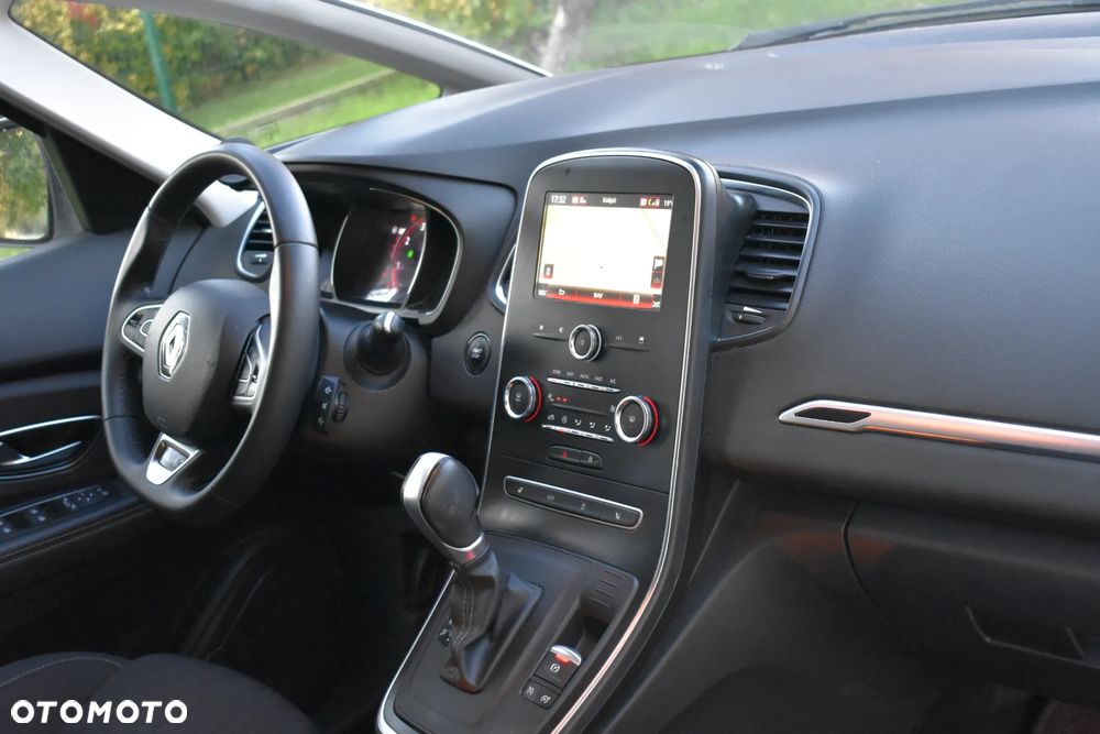 Renault Grand Scenic - 21