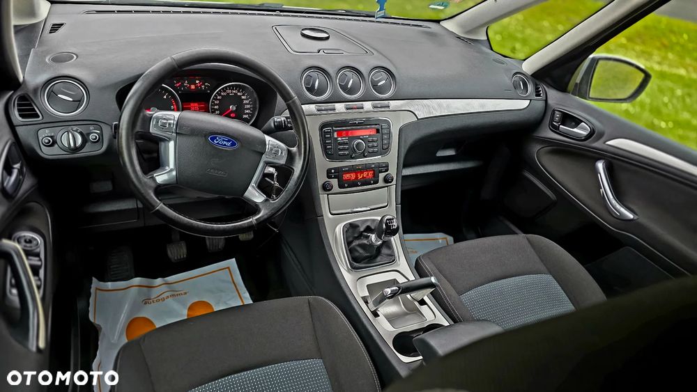 Ford Galaxy - 10