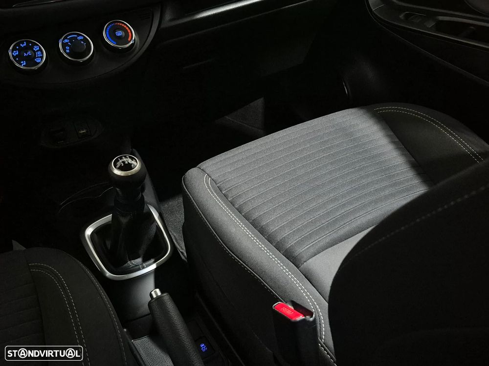 Toyota Yaris 1.0 VVT-i Comfort +PS+PT Techno - 11