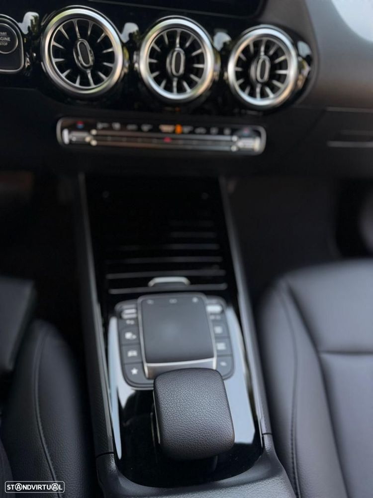 Mercedes-Benz GLA 250 - 25