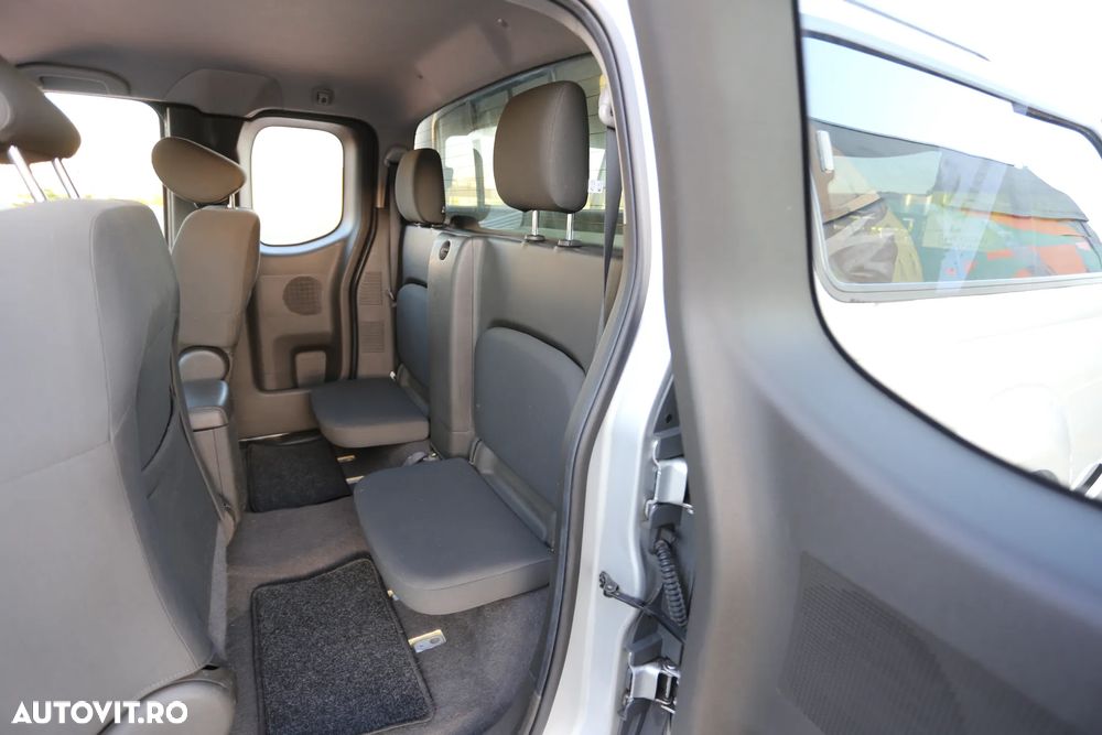 Nissan Navara 2.5 dCi 4X4 King Cab XE - 8