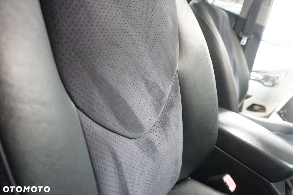 Toyota RAV4 2.2 D-4D 4x4 - 24