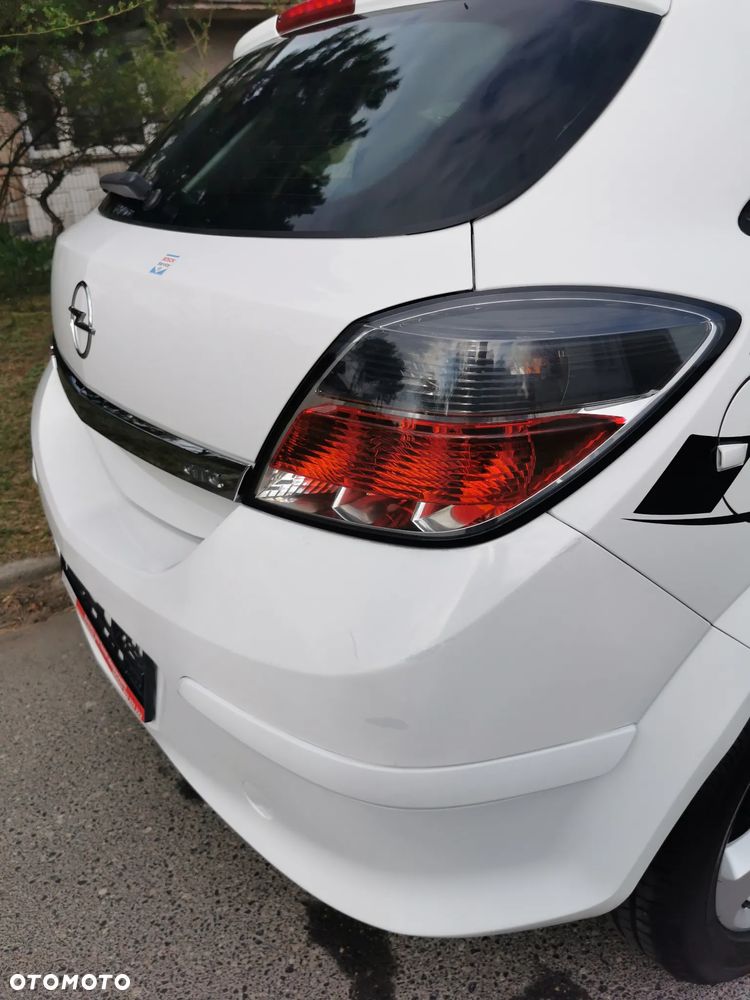 Opel Astra 1.6 Innovation - 23