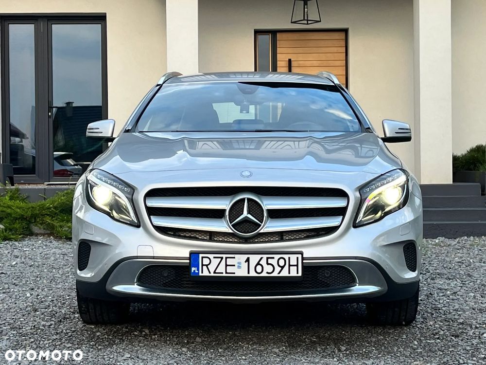 Mercedes-Benz GLA 180 - 10