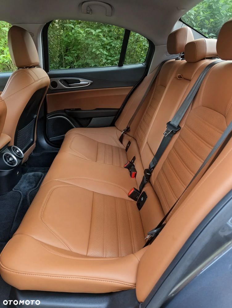 Alfa Romeo Giulia 2.0 Turbo Veloce Q4 - 17