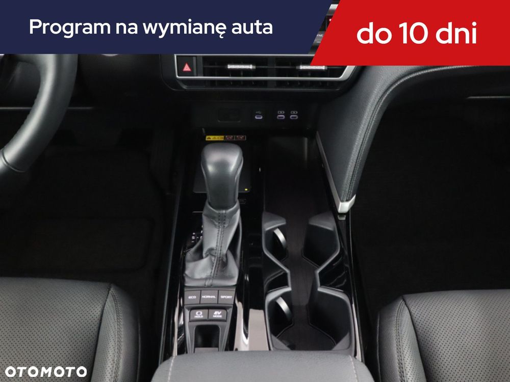 Toyota Camry - 18
