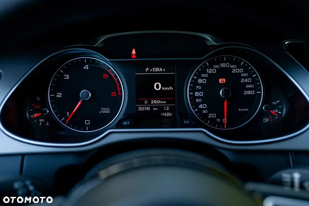Audi A4 Avant 2.0 TDI DPF clean diesel quattro Attraction - 31