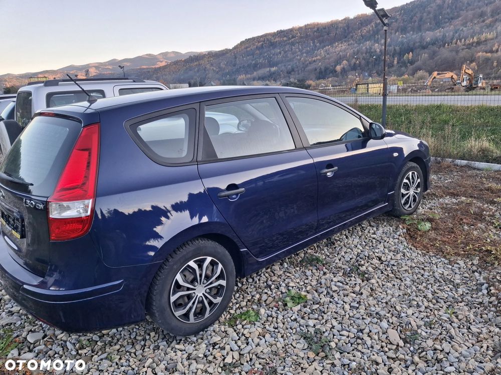 Hyundai i30 1.4 Base + - 5