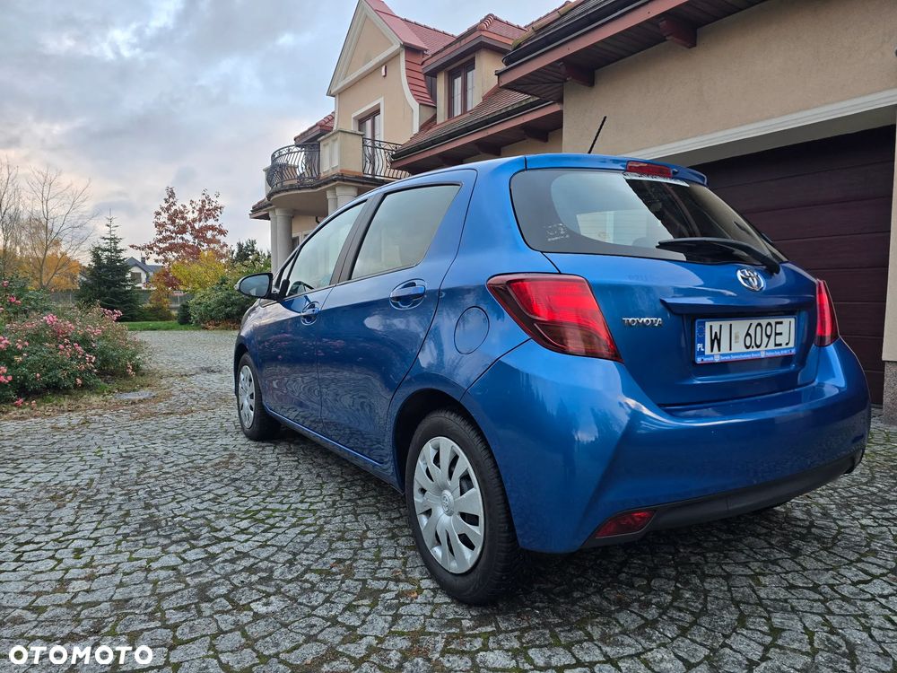 Toyota Yaris 2015 photo 4