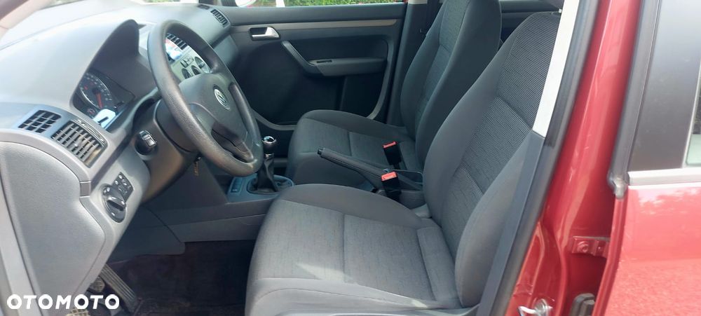 Volkswagen Touran 1.6 Conceptline - 16