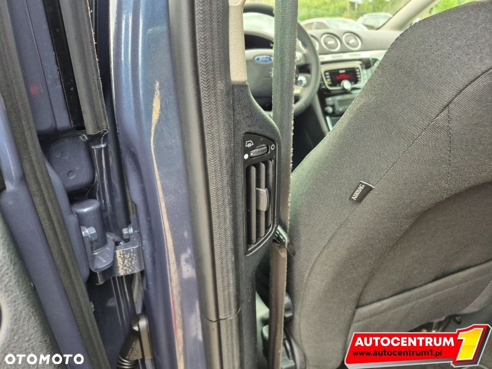 Ford S-Max - 17