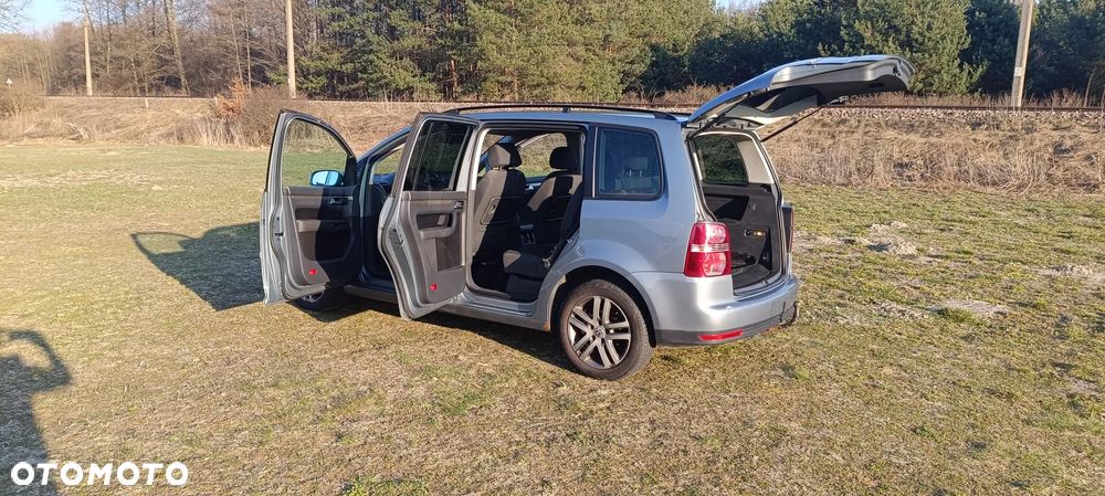 Volkswagen Touran 1.9 TDI DPF Blue Motion Highline - 4