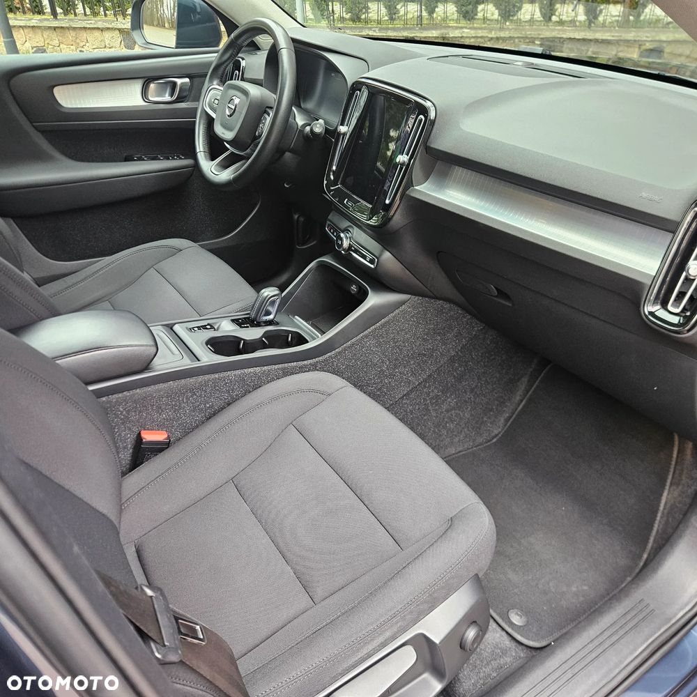 Volvo XC 40 B4 B AWD DKG Momentum Pro - 19