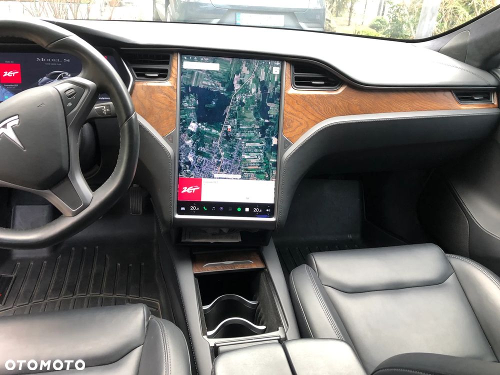 Tesla Model S - 15
