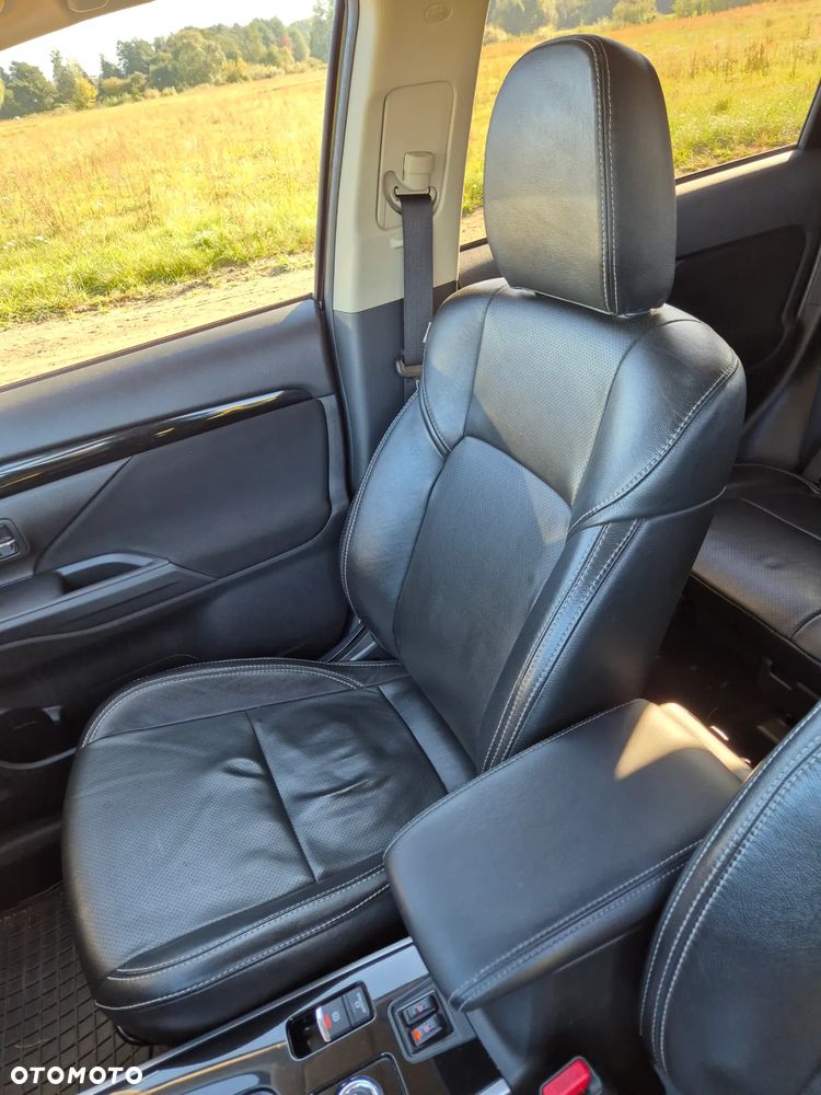 Mitsubishi Outlander 2.0 Intense + 4WD CVT - 21