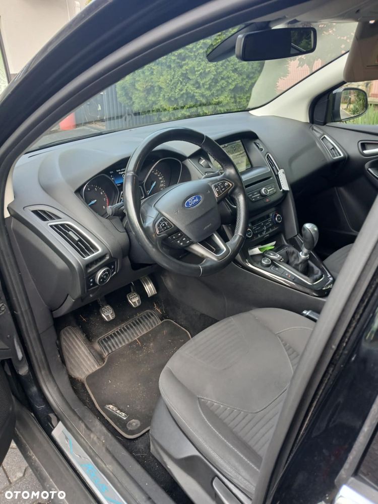 Ford Focus 1.5 EcoBoost Titanium ASS - 5