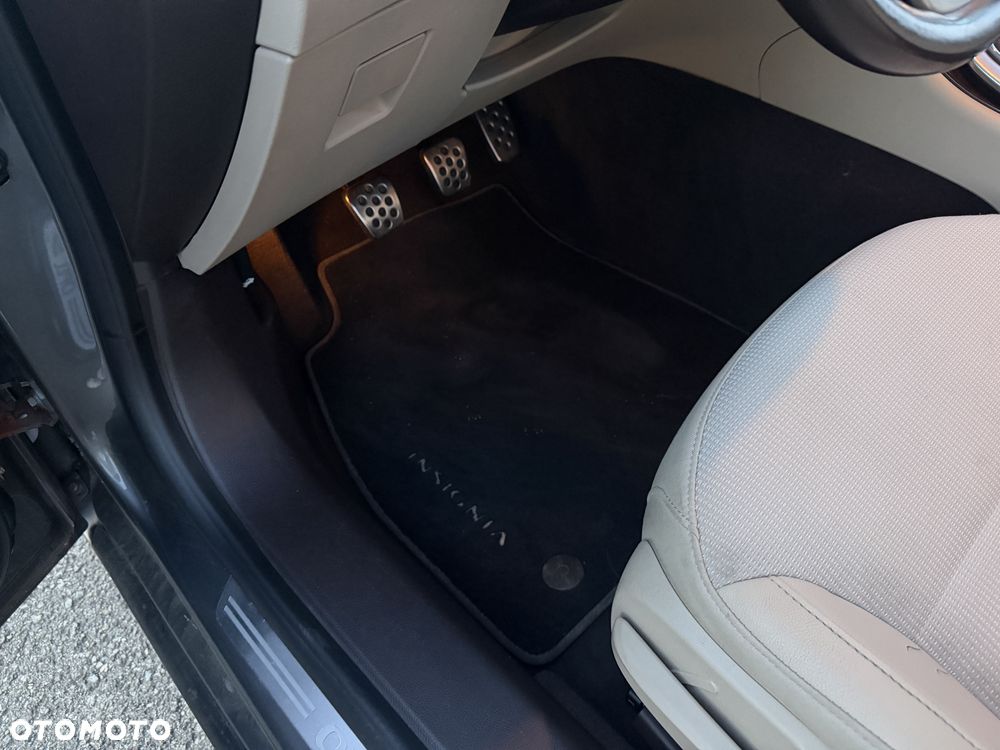 Opel Insignia 2.0 CDTI Cosmo - 24