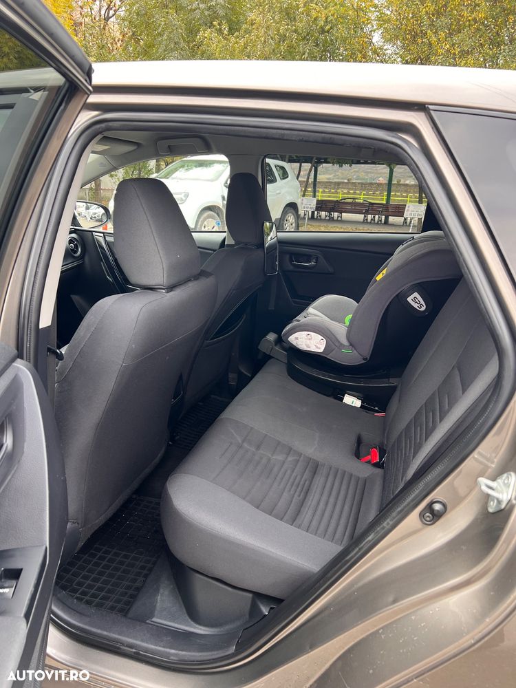 Toyota Auris - 11