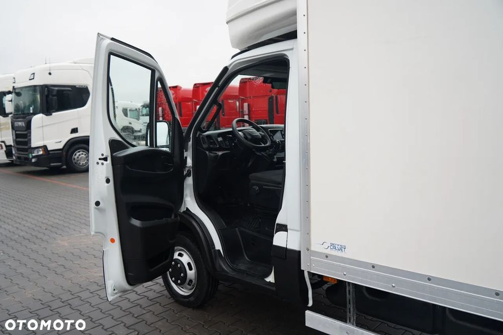 Iveco DAILY 35-160 / KONTENER 4,3 M / WINDA DHOLLANDIA  / BLIŹNIAK   DMC: 3500 KG /  2021 - 25