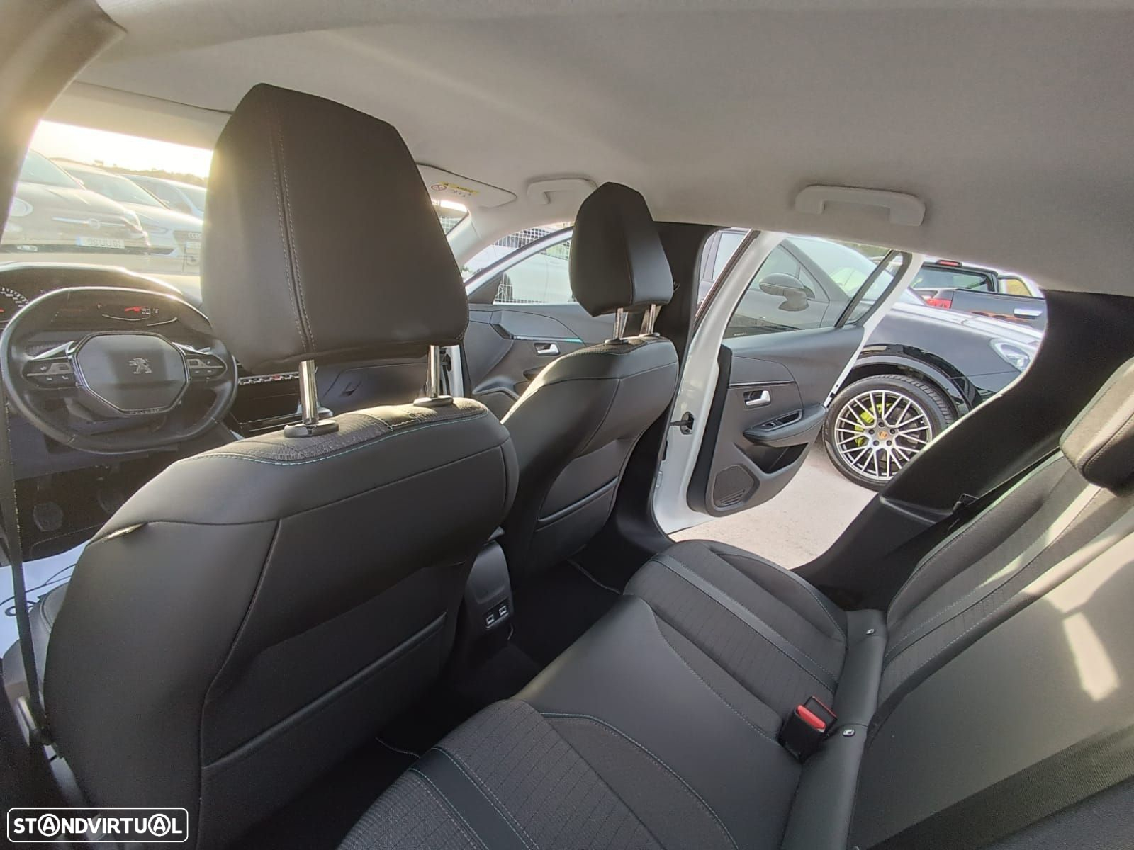 Peugeot 208 1.5 BlueHDi Allure Pack - 25