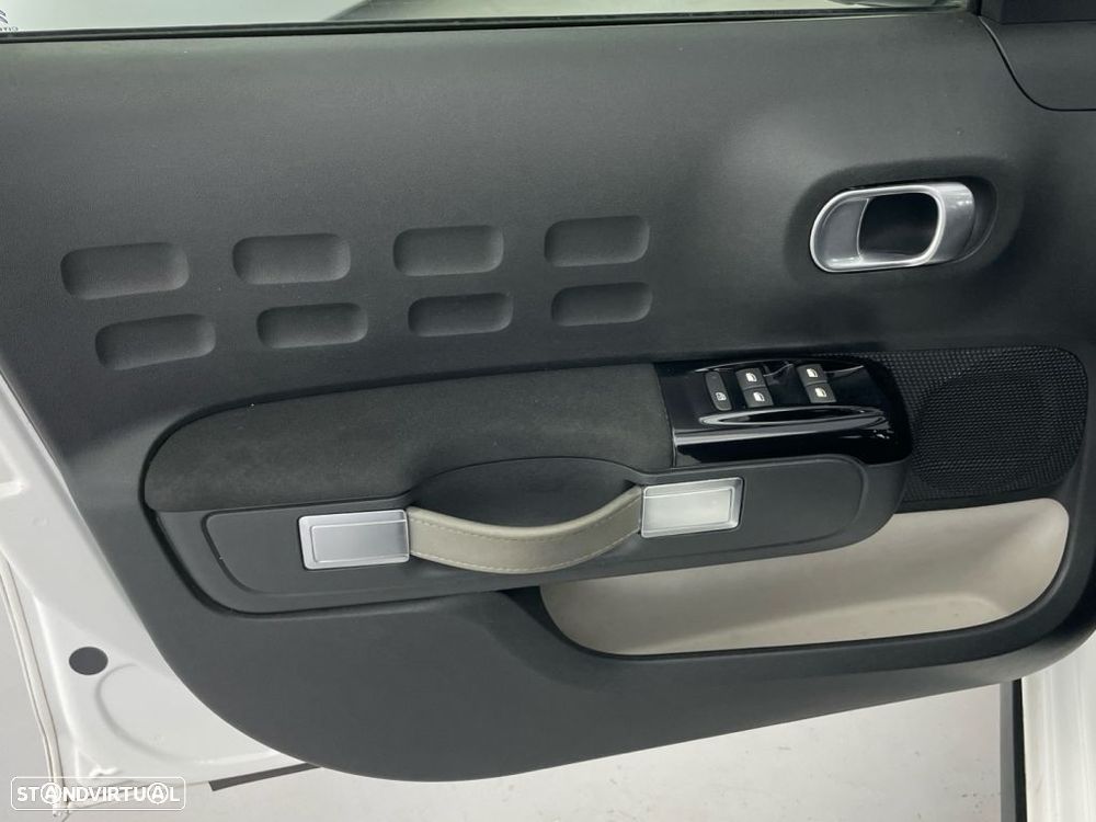 Citroën C3 1.2 PureTech Shine - 18