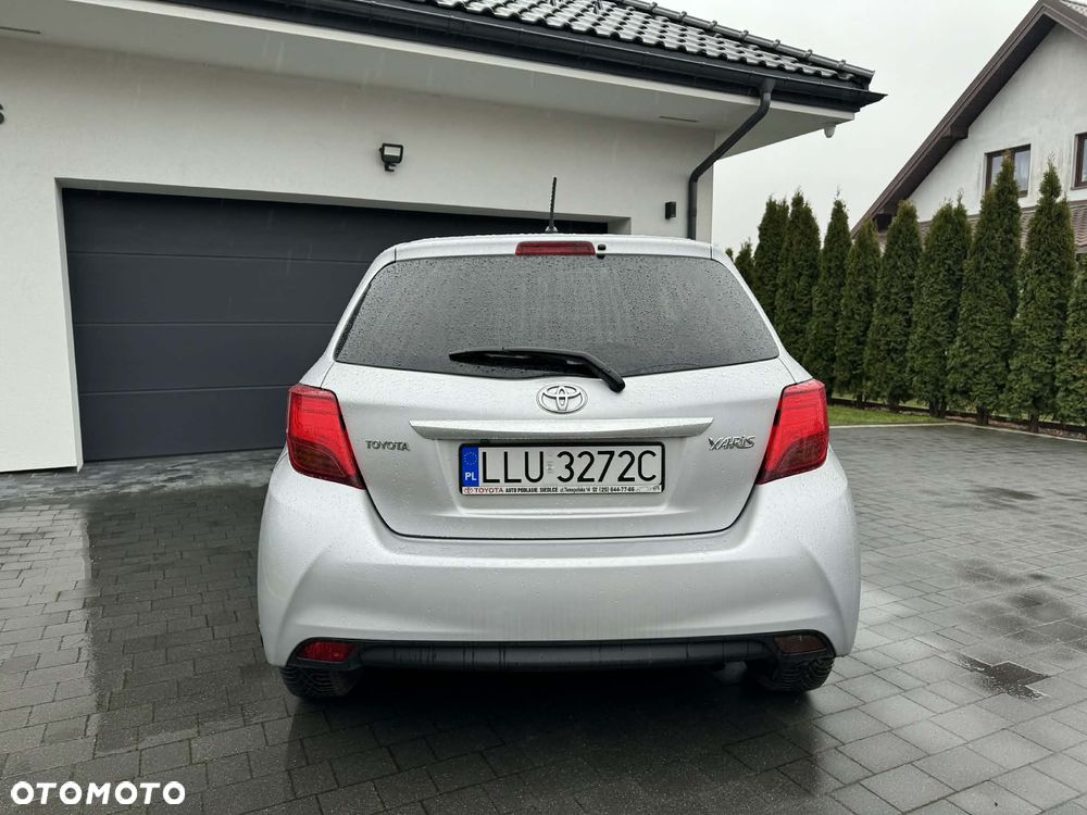 Toyota Yaris 1.33 Premium - 4