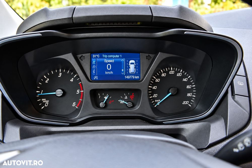 Ford Tourneo Custom - 8