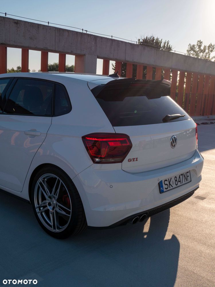 Volkswagen Polo - 2