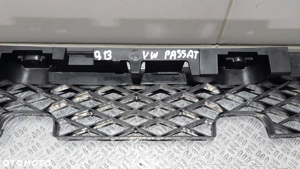 ŚLIZG ZDERZAKA TYŁ WSPORNIK VW PASSAT B7 R2013 2,0 TDI NR 3AF807863 - 3