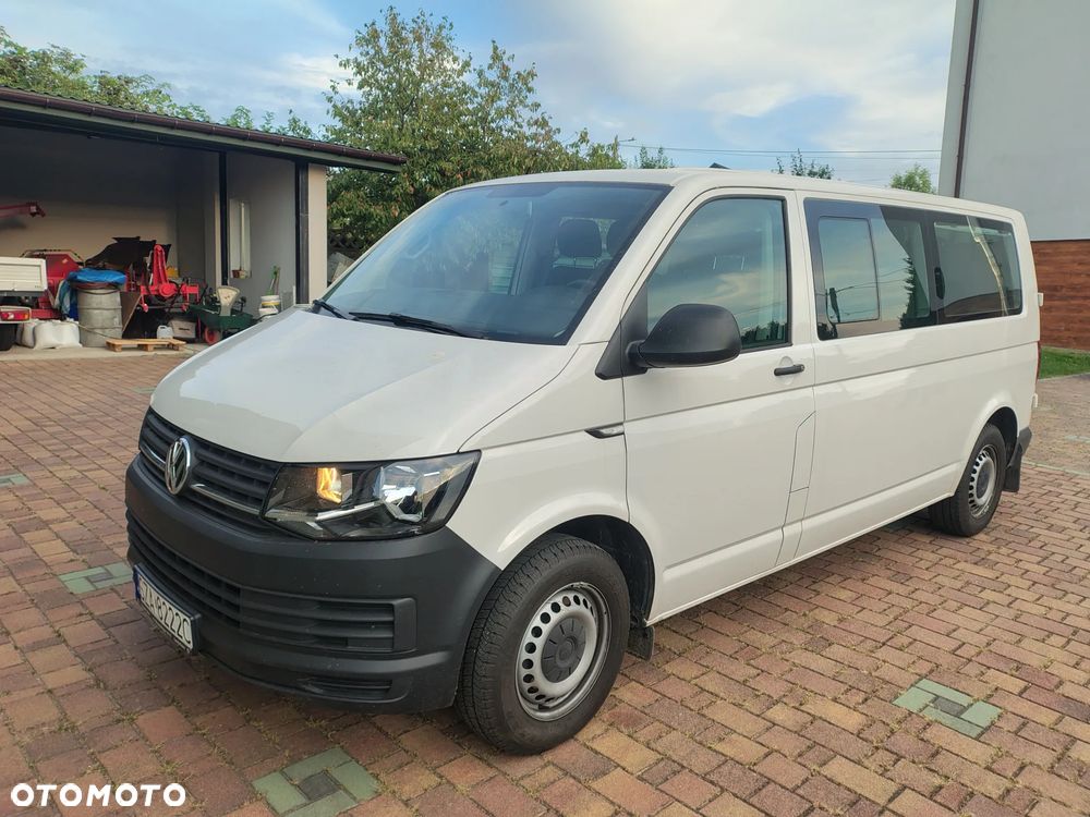 Volkswagen Caravelle - 4