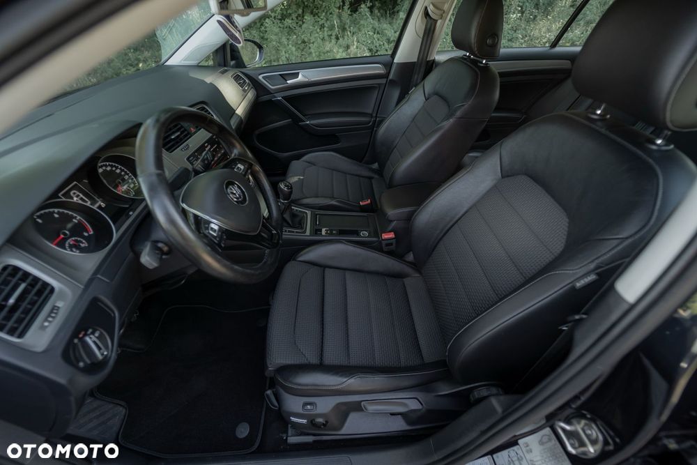 Volkswagen Golf 2.0 TDI BlueMotion Technology Edition - 21