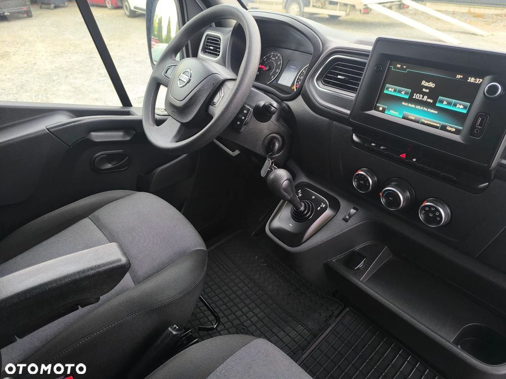 Nissan INTERSTAR - 17