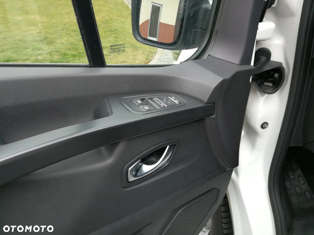 Renault Trafic - 16