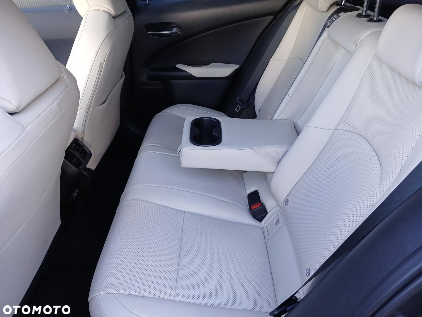 Lexus UX - 14