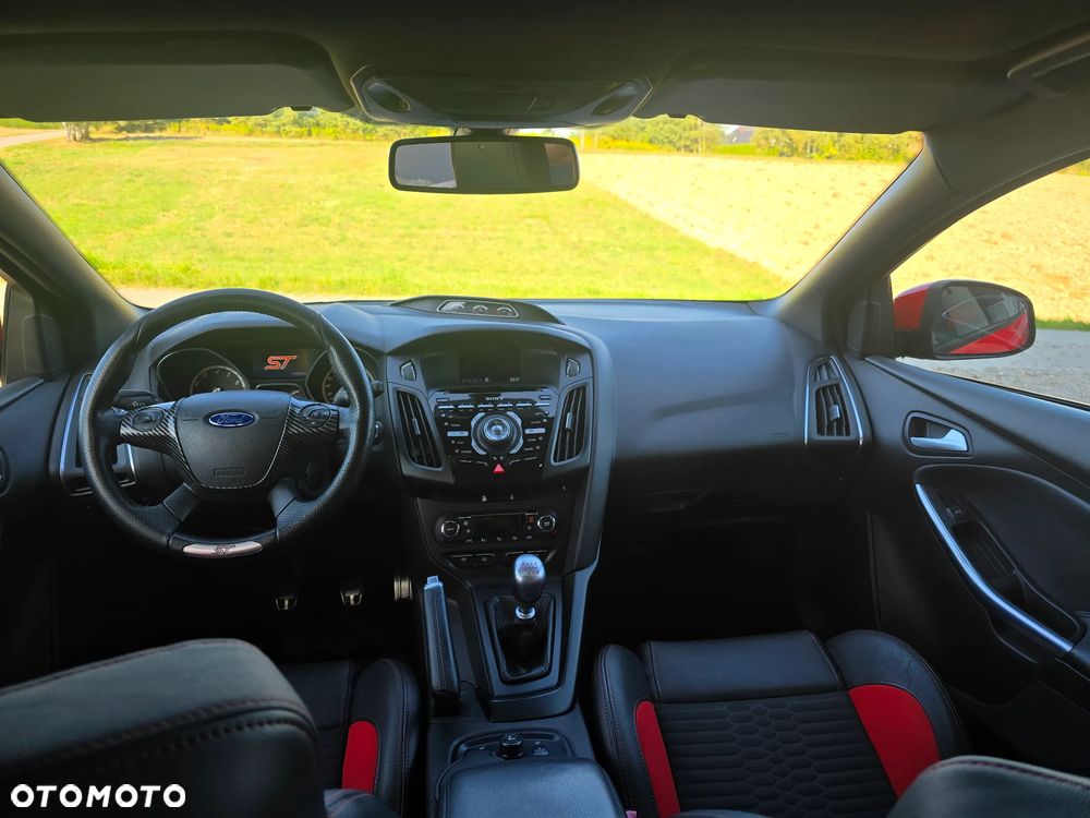 Ford Focus 2.0 EcoBoost ST mit Leder-Sport-Paket - 20
