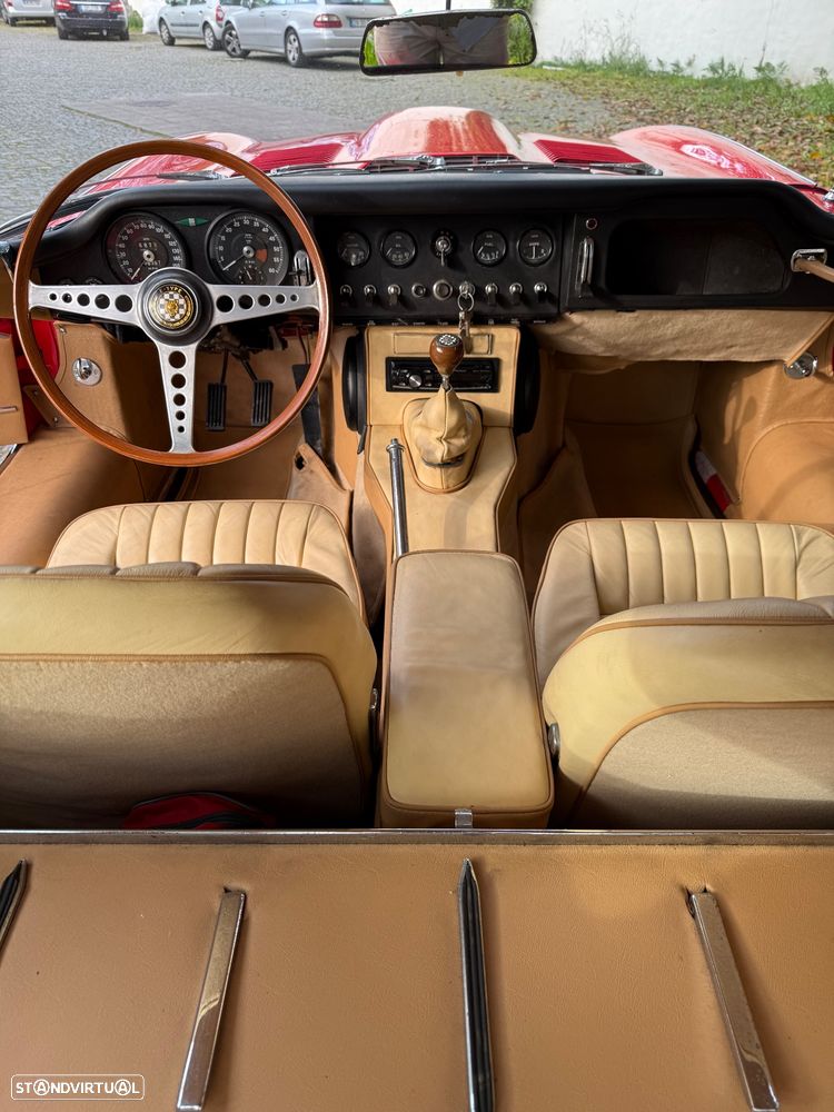 Jaguar E-Type - 3