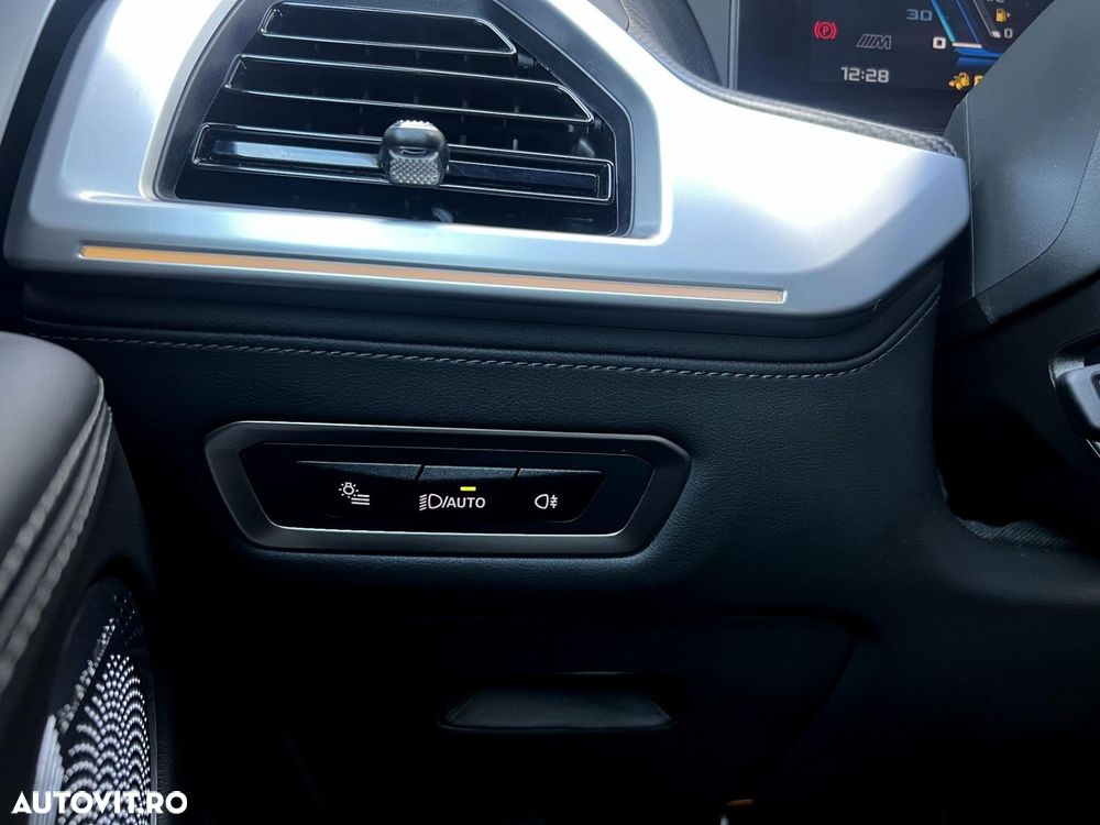 BMW XM 50e - 32